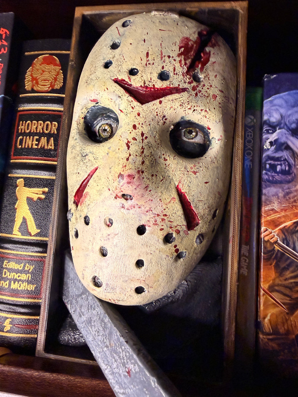 Jason Voorhees Book Nook – Hand-Painted 3D Printed Display