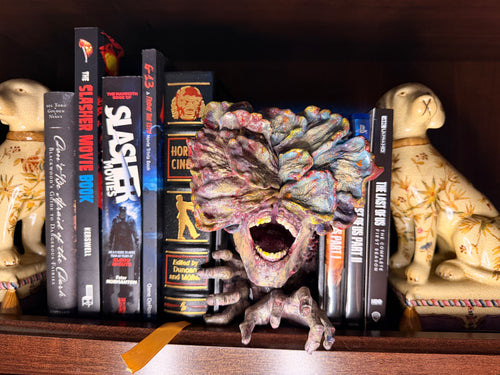 Clicker Book Nook – Hand-Painted 3D Printed Display