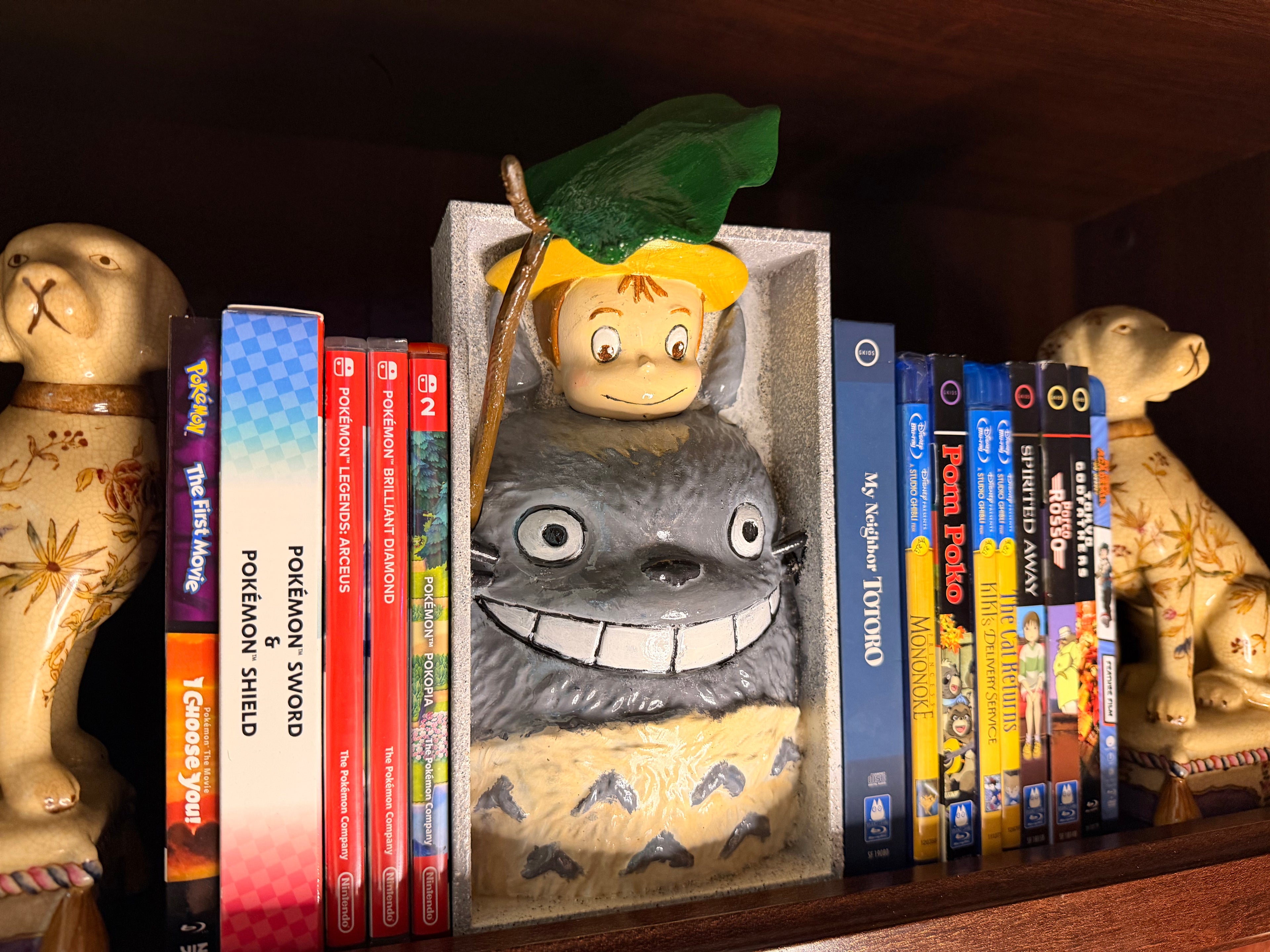Totoro Book Nook – Hand-Painted 3D Printed Display
