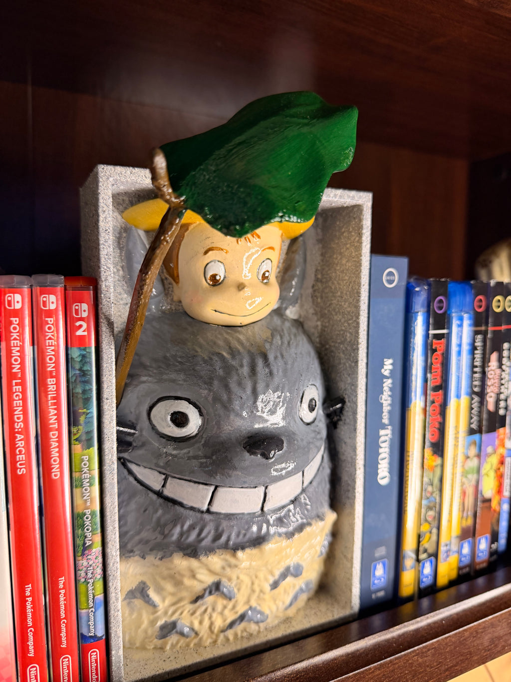 Totoro Book Nook – Hand-Painted 3D Printed Display
